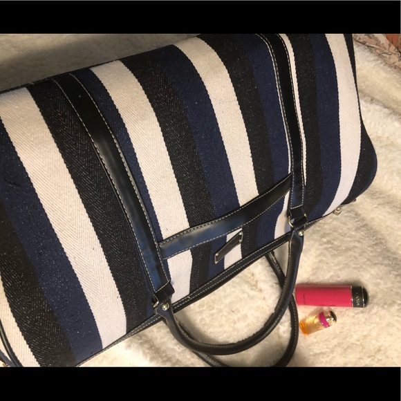 Adrienne Vittadini Handbags - Large travel bag